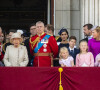 La reine Elizabeth II d'Angleterre, le prince Andrew, duc d'York, le prince Harry, duc de Sussex, et Meghan Markle, duchesse de Sussex, la princesse Beatrice d'York, la princesse Eugenie d'York, la princesse Anne, Savannah Phillips, Isla Phillips, Autumn Phillips, Peter Philips, James Mountbatten-Windsor, vicomte Severn- La famille royale au balcon du palais de Buckingham lors de la parade Trooping the Colour, célébrant le 93ème anniversaire de la reine.