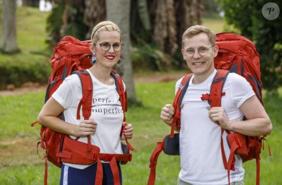 Aurore et Jonathan candidats de "Pékin Express 2021", photo officielle sur M6