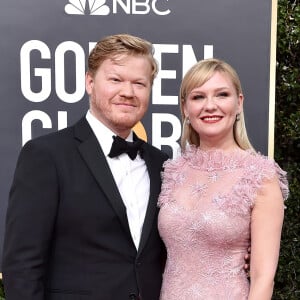 Jesse Plemons et sa fiancée Kirsten Dunst lors du photocall de la 77ème cérémonie annuelle des Golden Globe Awards au Beverly Hilton Hotel à Los Angeles.