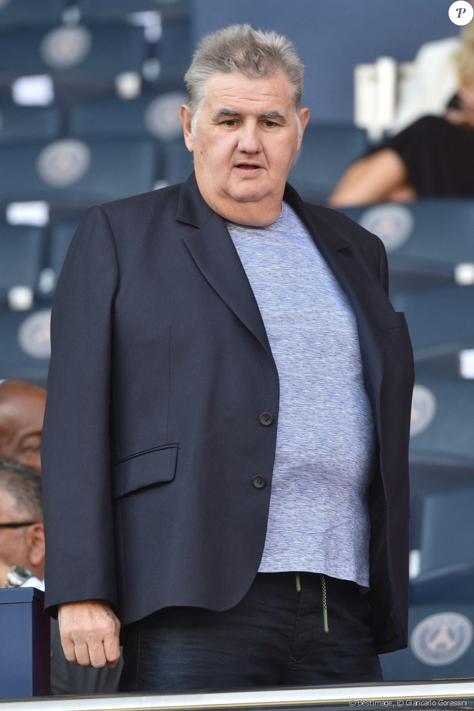 Pierre Ménès dans les tribunes lors du match de championnat de Ligue 1 Conforama opposant le Paris Saint-Germain au Racing Club de Strasbourg Alsace au Parc des princes à Paris, France, le 14 septembre 2019. Le PSG a gagné 1-0. © Giancarlo Gorassini/Bestimage