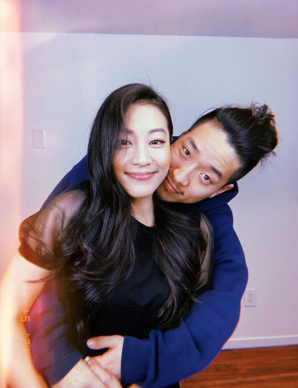 Arden Cho et son petit ami Juno en février 2021.