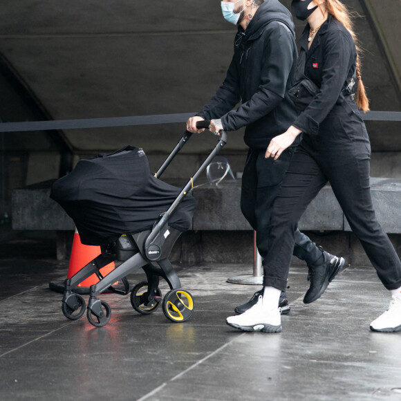 Exclusif - Gigi Hadid, son compagnon Zayn Malik et leur fille Khai se rendent au Musée américain d'histoire naturelle de New York. Le 26 mars 2021.