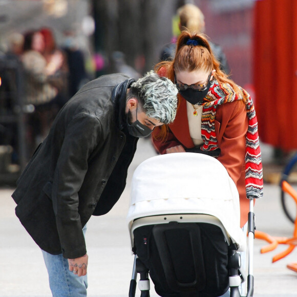 Exclusif - Gigi Hadid, son compagnon Zayn Malik et leur fille Khai sortent déjeuner au restaurant The Smile à New York.