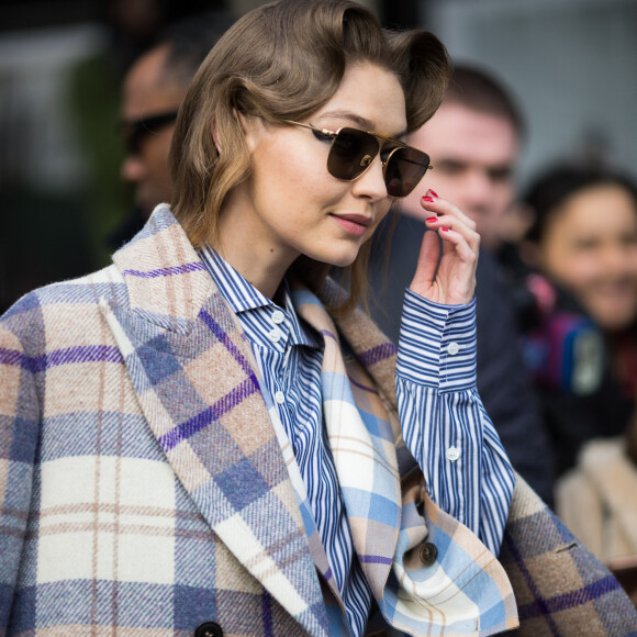 Gigi Hadid - Sorties du défilé Miu Miu collection prêt-à-porter Automne/Hiver 2020-2021 lors de la Fashion Week à Paris le 3 mars 2020.