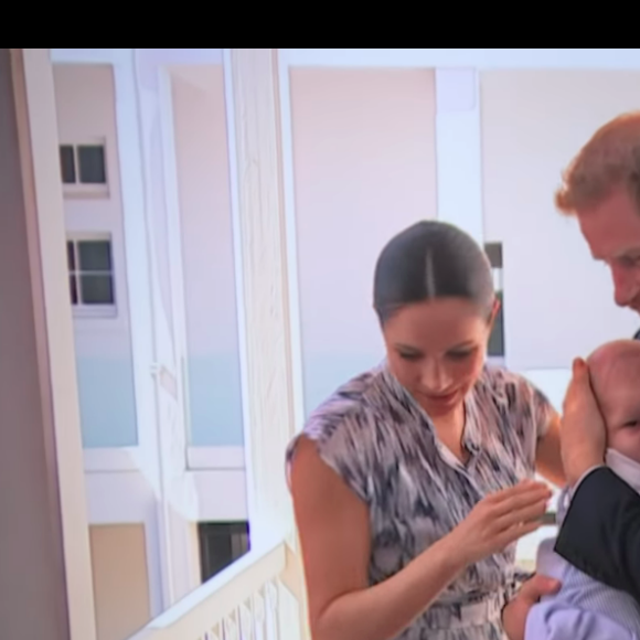 Le journaliste Tom Bradby avec le prince Harry, Meghan Markle et leur fils Archie lors de leur voyage officiel en Afrique du Sud, octobre 2019.