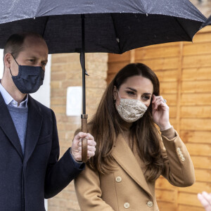 Le prince William, duc de Cambridge, et Kate Catherine Middleton, duchesse de Cambridge, en visite à l'établissement "Newham Ambulance Station" à Londres. Le 18 mars 2021