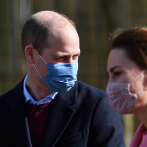 Le prince William, duc de Cambridge, et Kate Middleton, duchesse de Cambridge, visitent l'école "School 21" à Londres.