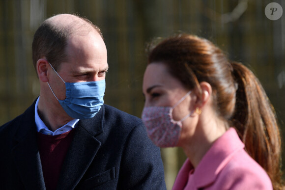 Le prince William, duc de Cambridge, et Kate Middleton, duchesse de Cambridge, visitent l'école "School 21" à Londres.