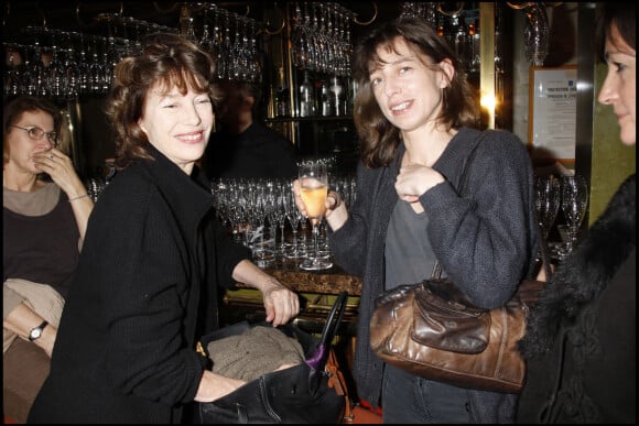 Jane Birkin et sa fille Kate Barry à Paris en 2008.