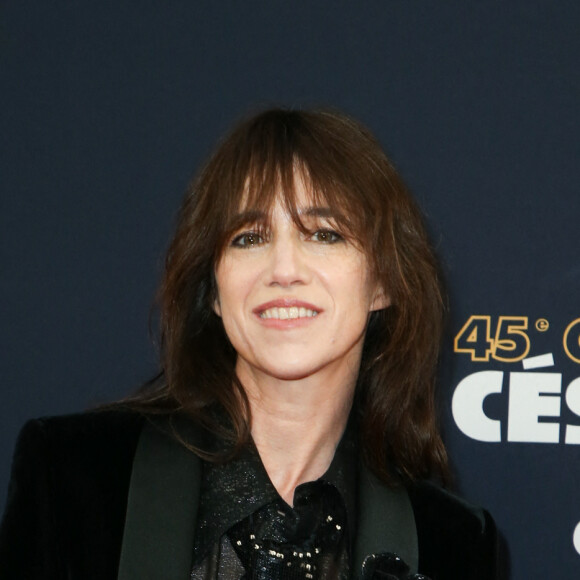 Charlotte Gainsbourg - Tournage de la série « Dix Pour Cent » lors de la 45ème cérémonie des César à la salle Pleyel à Paris, le 28 février 2020. © Dominique Jacovides/Olivier Borde/Bestimage  « Dix Pour Cent » set during the 45th Cesar ceremony held at the « salle Pleyel » in Paris, France, on February 28th 2020. 