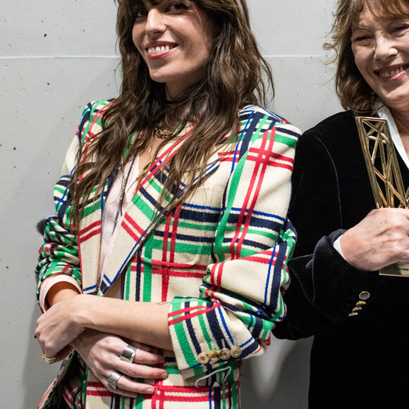 Exclusif - Lou Doillon et sa mère Jane Birkin - Backstage de la 36ème édition des Victoires de la Musique à la Seine Musicale à Boulogne-Billancourt, France, le 12 février 2021. © Cyril Moreau/Bestimage