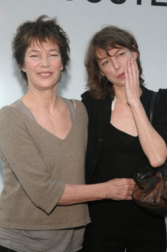 Jane Birkin et sa fille Kate Barry à Paris en 2007.