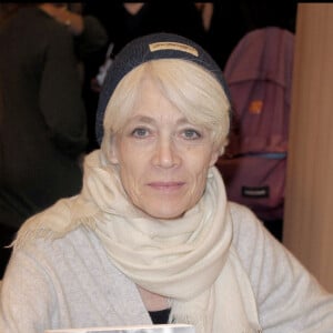 Françoise Hardy au salon du livre à Paris en 2009.