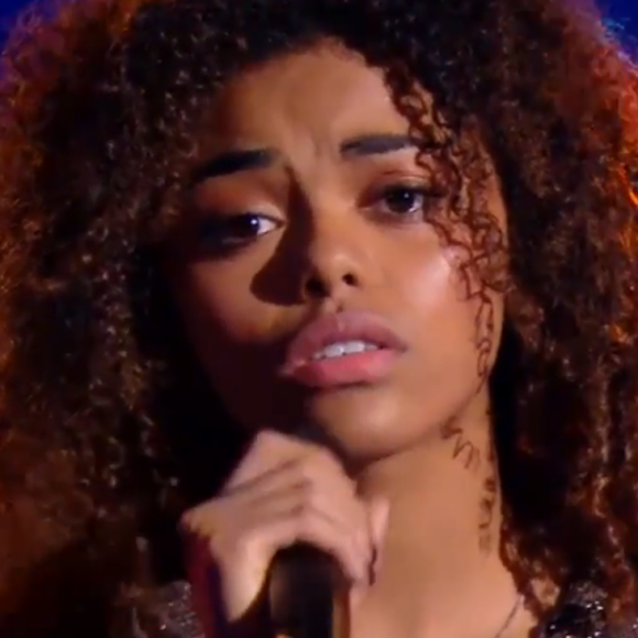 Alyah remporte sa battle contre Charlotte Elizabeth lors des battles de "The Voice" - Équipe de Marc Lavoine