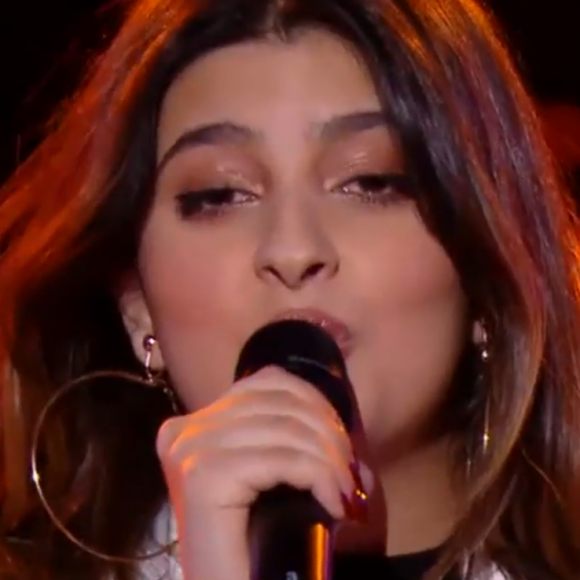 Nicolas remporte sa battle contre Lara Bou Abdo et Jessie Will lors des battles de "The Voice" - Équipe de Amel Bent