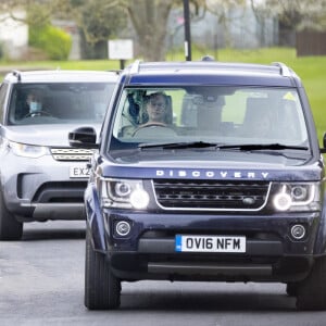 Le prince Edward, comte de Wessex, et sa femme la comtesse Sophie, à leur arrivée au château de Windsor, au lendemain du décès du prince Philip, duc d'Edimbourg. Le 10 avril 2021  10 April 2021. Prince Andrew, Duke of York, arrives at Windsor Castle. 