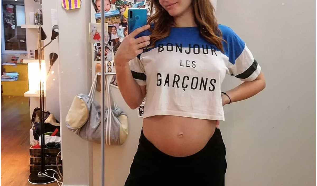 Alice Detollenaere, enceinte et +17 kg : la compagne de Camille Lacourt se trouve