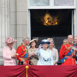 Camilla Parker Bowles, la duchesse de Cornouailles, le prince Charles, la princesse Eugenie d'York, la princesse Anne, Vice Amiral Timothy Laurence, la reine Elisabeth II, la comtesse de Wessex, le prince Andrew, le prince Edouard, comte de Wessex, le prince Philip, duc d'Edimbourg, le prince Harry, Catherine Kate Middleton, la duchesse de Cambridge, le prince William - La famille royale britannique réunie au balcon du Buckingham Palace pour le traditionnel "Trooping the Colour" et pour célébrer l'anniversaire de la reine (88 ans) en avance, à Londres, le 14 juin 2014.