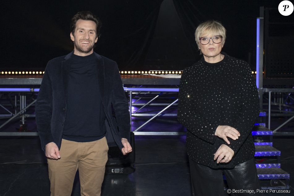 Exclusif - Pablo Mira et Laurence Boccolini - Backstage de l'enregistrement de l'émission "Les comiques préférés des français" au Palais des Sports (Dôme de Paris) à Paris, qui sera diffusée le 17 avril sur France 2 © Pierre Perusseau / Bestimage