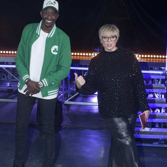 Exclusif - Ahmed Sylla et Laurence Boccolini - Backstage de l'enregistrement de l'émission "Les comiques préférés des français" au Palais des Sports (Dôme de Paris) à Paris, qui sera diffusée le 17 avril sur France 2 © Pierre Perusseau / Bestimage 