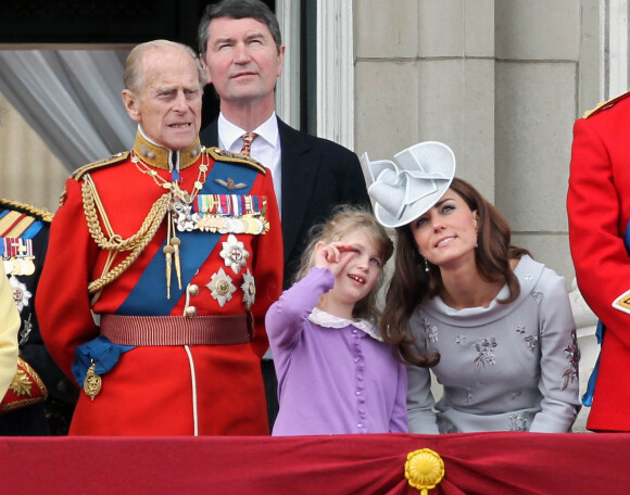 Le prince Philip, Lady Louise Windsor et Kate Middleton lors de la parade Trooping The Colour à Londres en 2012.