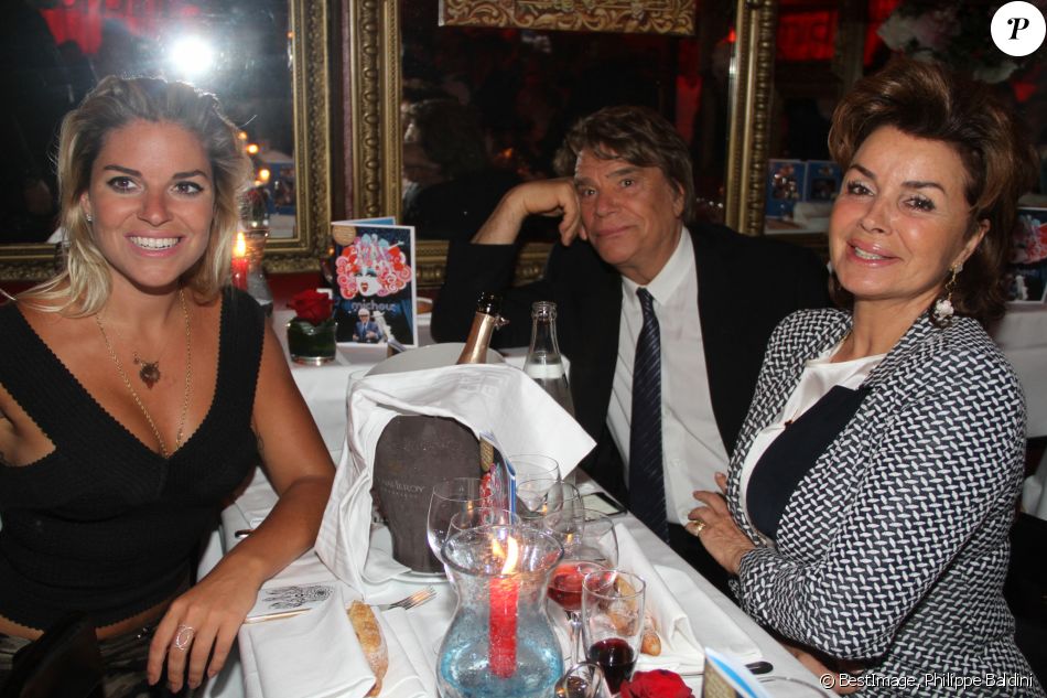 Bernard Tapie avec sa femme Dominique et sa fille Sophie - Michou fête ses 85 ans et les 60 ans de son cabaret à Paris le 20 juin 2016. © Philippe Baldini / Bestimage