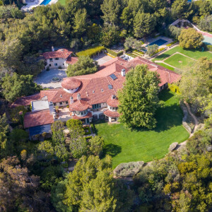Exclusif - Dwayne Johnson, dit "The Rock", est le propriétaire d'une nouvelle villa à Beverly Hills. L'acteur l'a achetée près de 30 millions de dollars.