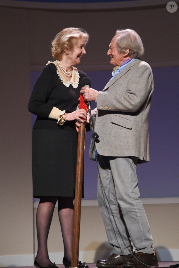 Myriam Feune de Colombi et Philippe Tesson (prix Brigadier d'Honneur 2017 pour la qualité de sa programmation au Théâtre de Poche-Montparnasse) lors de la remise du prix du Brigadier au Théâtre Montparnasse. Paris, le 21 février 2018. © Guirec Coadic/Bestimage