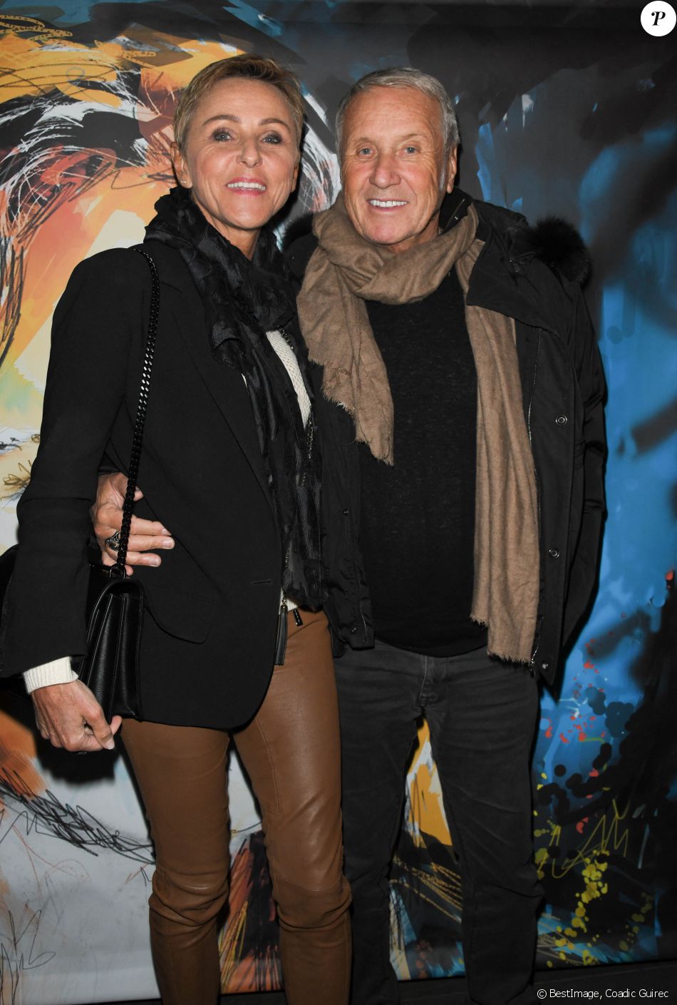 Exclusif - Yves Rénier avec sa femme Karin - Générale de la pièce "Groenland" avec Géraldine Danon au théâtre "La Scala" à Paris le 8 novembre 2019. © Coadic Guirec/Bestimage