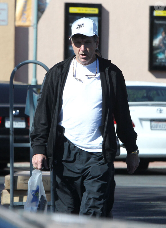 Jamie Spears, le père de Britney, dans les rues de Thousand Oaks. Le 11 novembre 2012.