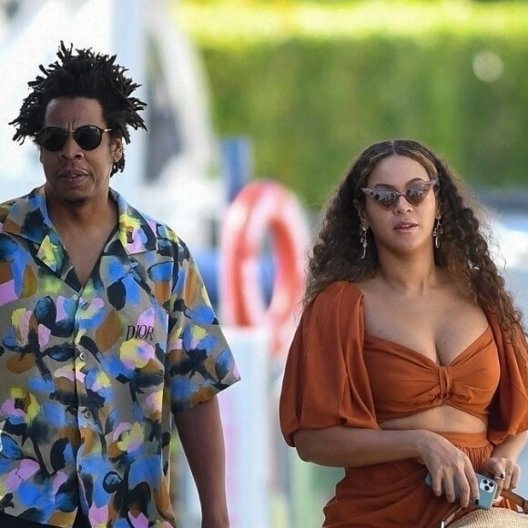 Exclusif - Beyoncé est allée passer la journée sur un yacht privé avec son mari Jay-Z, sa mère Tina Knowles et son mari Richard Lawson à Fort Lauderdale au sud-est de la Floride