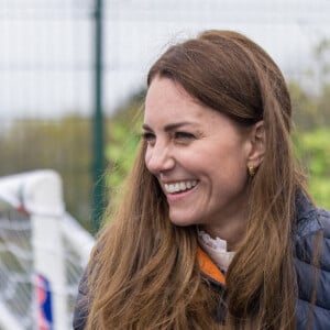 Le prince William, duc de Cambridge, et Catherine (Kate) Middleton, duchesse de Cambridge lors d'une visite au projet "Cheesy Waffles" au centre Belmont Community à Durham, Royaume Uni, le 27 avril 2021.