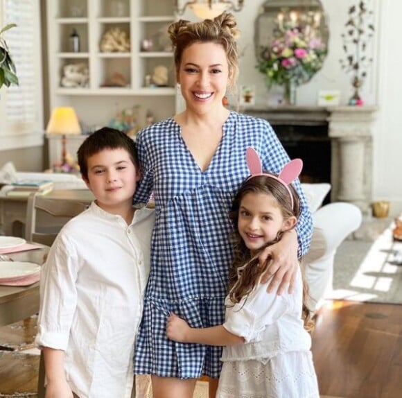 Alyssa Milano et ses enfants, Milo et Elizabella, sur Instagram. Le 5 avril 2021.
