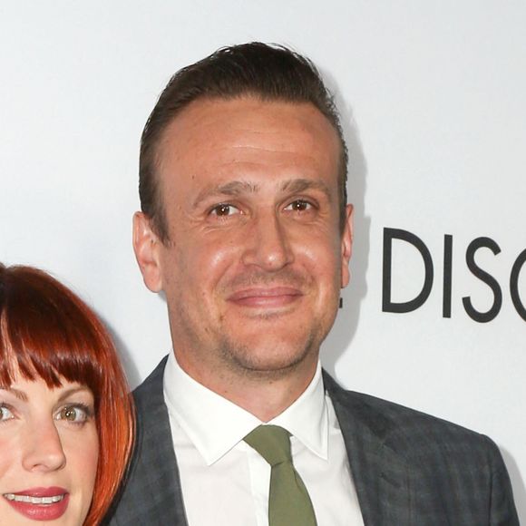 Alexis Mixter et son compagnon Jason Segel à la première de 'The Discovery' au théâtre The Vista à Los Angeles, le 29 mars 2017
