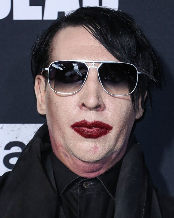 Marilyn Manson à la projection de la saison 10 de The Walking Dead au théâtre TCL Chinese dans le quartier de Hollywood à Los Angeles