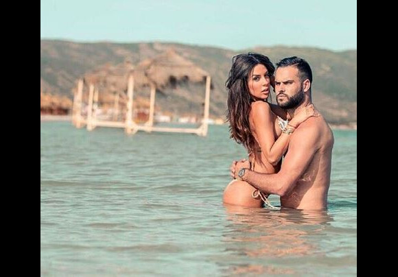 Laura Lempika divine en maillot de bain avec Nikola Lozina. Instagram, le 20 septembre 2018.
