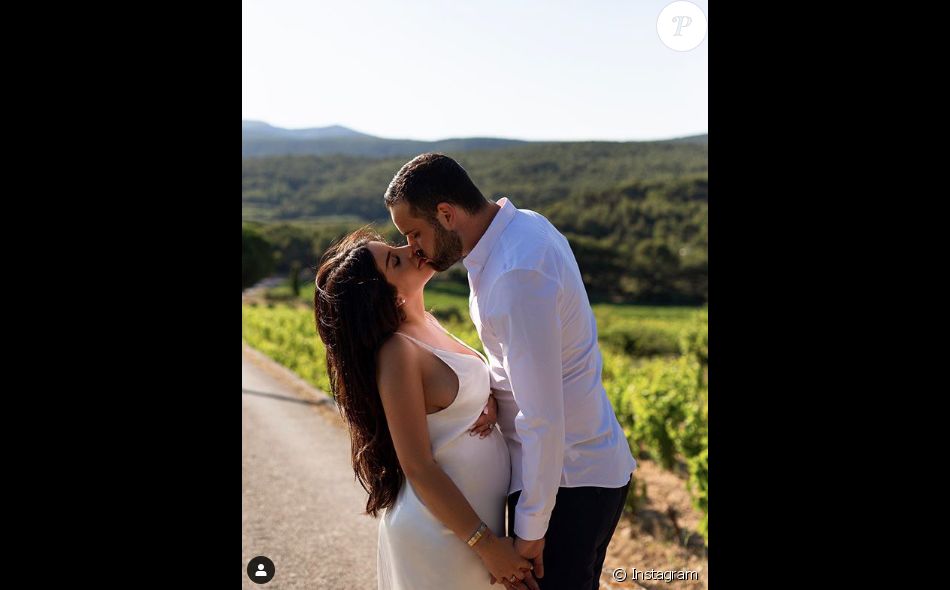 Laura Lempika et Nikola Lozina vont être les parents d'un petit garçon. La nouvelle a été annoncé le 23 juillet 2020.