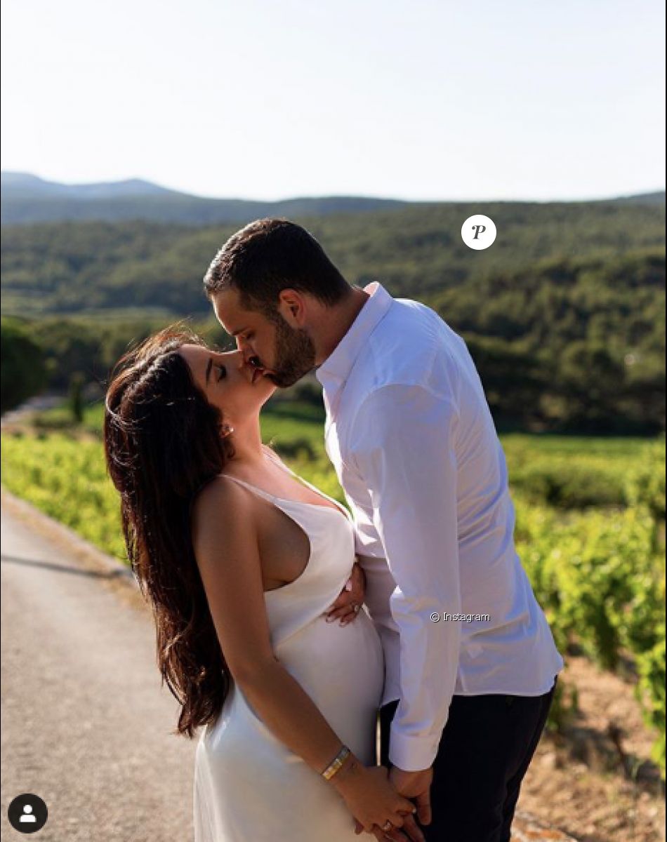 Laura Lempika et Nikola Lozina vont être les parents d'un petit garçon. La nouvelle a été annoncé le 23 juillet 2020.