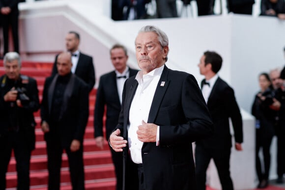 Alain Delon - Montée des marches du film "A Hidden Life" lors du 72ème Festival International du Film de Cannes. Le 19 mai 2019 © Jacovides-Moreau / Bestimage