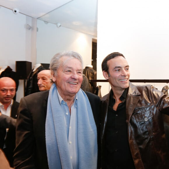 Exclusif - Alain Delon et son fils Anthony Delon - Lancement de la marque de vêtements de cuir "Anthony Delon 1985" chez Montaigne Market à Paris. Le 7 mars 2017 © Philippe Doignon / Bestimage