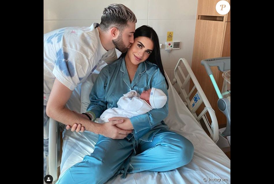 Camélia et Tarek Benattia sont les parents d'un petit Liaam. L'annonce de la naissance de l'enfant a été faite le 12 novembre 2020.