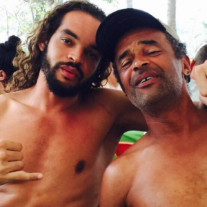 Joakim Noah, ici photographié avec son papa, Yannick Noah, serait papa de deux enfants.