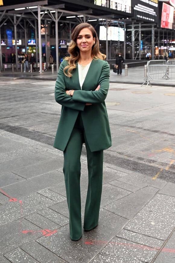 Jessica Alba assiste à l'introduction en bourse de sa société "Honest" au Nasdaq. New York, le 5 mai 2021.
