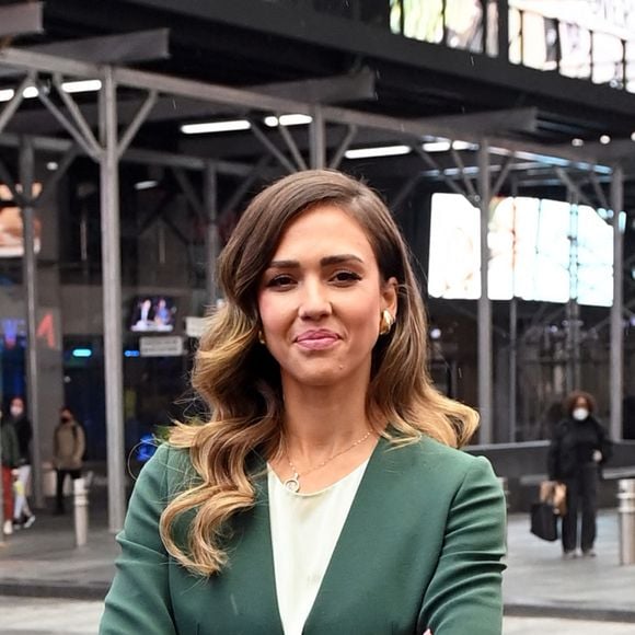 Jessica Alba assiste à l'introduction en bourse de sa société "Honest" au Nasdaq. New York, le 5 mai 2021.