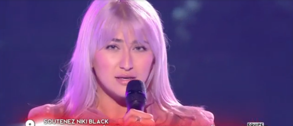 Niki Black, Talent de Amel Bent, lors de la demi-finale de "The Voice" - TF1