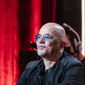 Exclusif - Pascal Obispo sur le plateau pendant l'émission On Est En Direct (OEED) , présentée par Laurent Ruquier et diffusée en direct le 16 janvier 2021 sur France 2 à Paris. © Jack Tribeca / Bestimage 