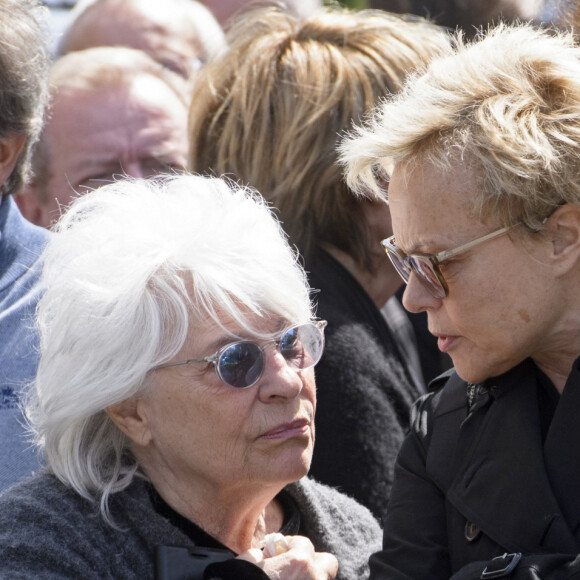 Muriel Robin et Catherine Lara - Obsèques de Maurane en l'église Notre-Dame des Grâces à Woluwe-Saint-Pierre en Belgique
