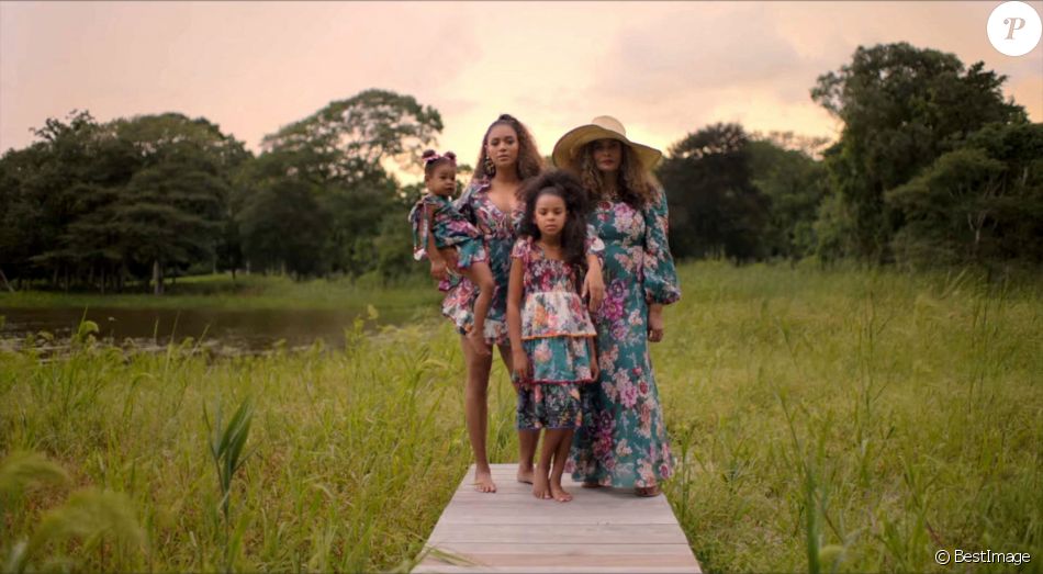 Beyoncé, ses filles Blue Ivy et Rumi, et sa mère Tina Knowles dans le clip de sa chanson "Brown Skin Girl".