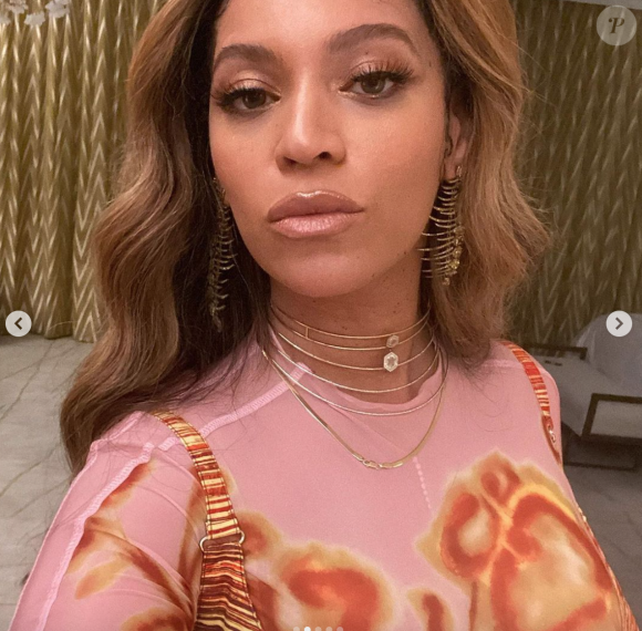Beyoncé dévoile ses nouveaux coups de coeur mode sur Instagram.