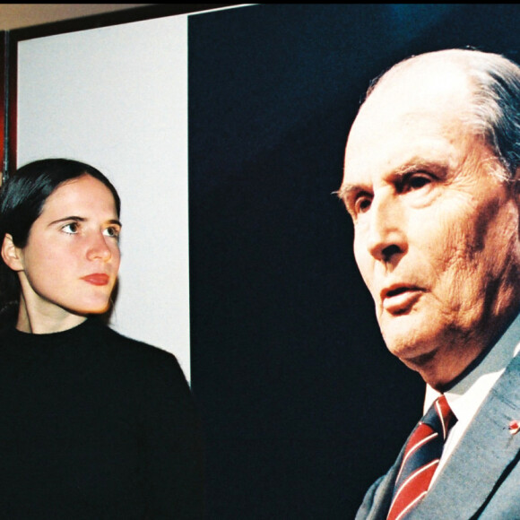 Mazarine Pingeot à la soirée du deuxième anniversaire de la mort de François Mitterrand.